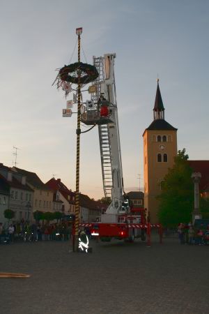 Aufstellung Maibaum